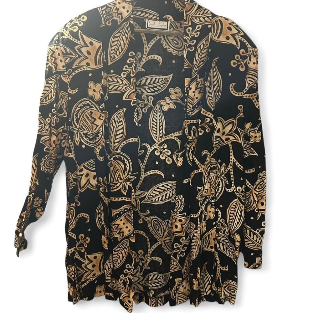 Retro black 80's/90s career jacket with‎ tan floral pattern